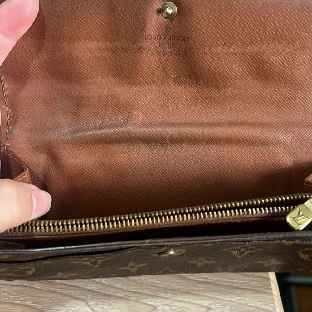 Louis Vuitton Sarah Long Wallet